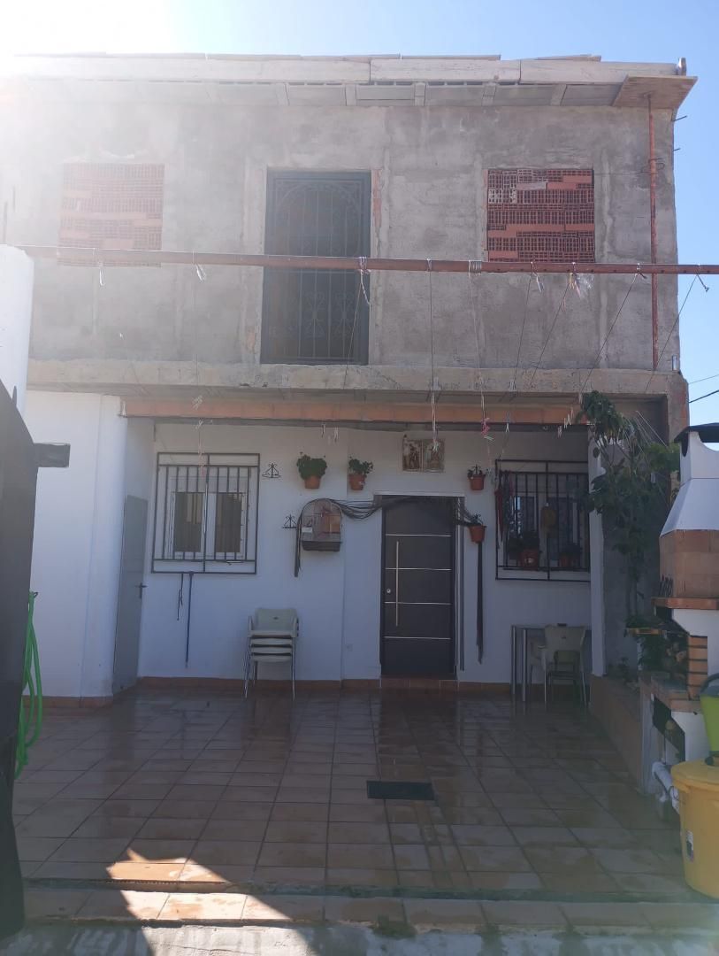 Exterior view of Single-family semi-detached for sale in Cuevas del Campo  with Furnished, Oven and Washing machine