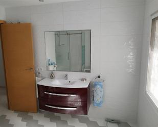 Bathroom of Flat for sale in Chiclana de la Frontera  with Private garden, Terrace and Swimming Pool