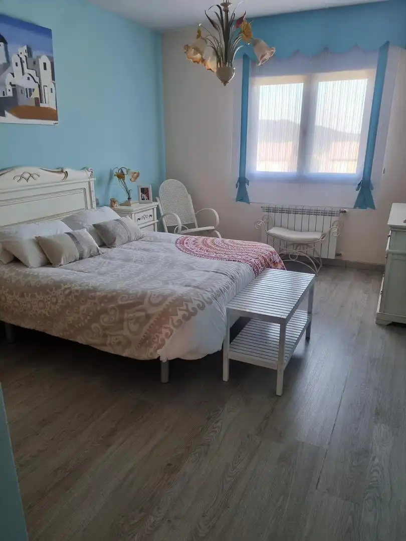 Casa o chalet en venta en Calle Paraguay, 1456, Los Ángeles de San Rafael Habitación de Casa o chalet en venta en El Espinar con Terraza y Piscina