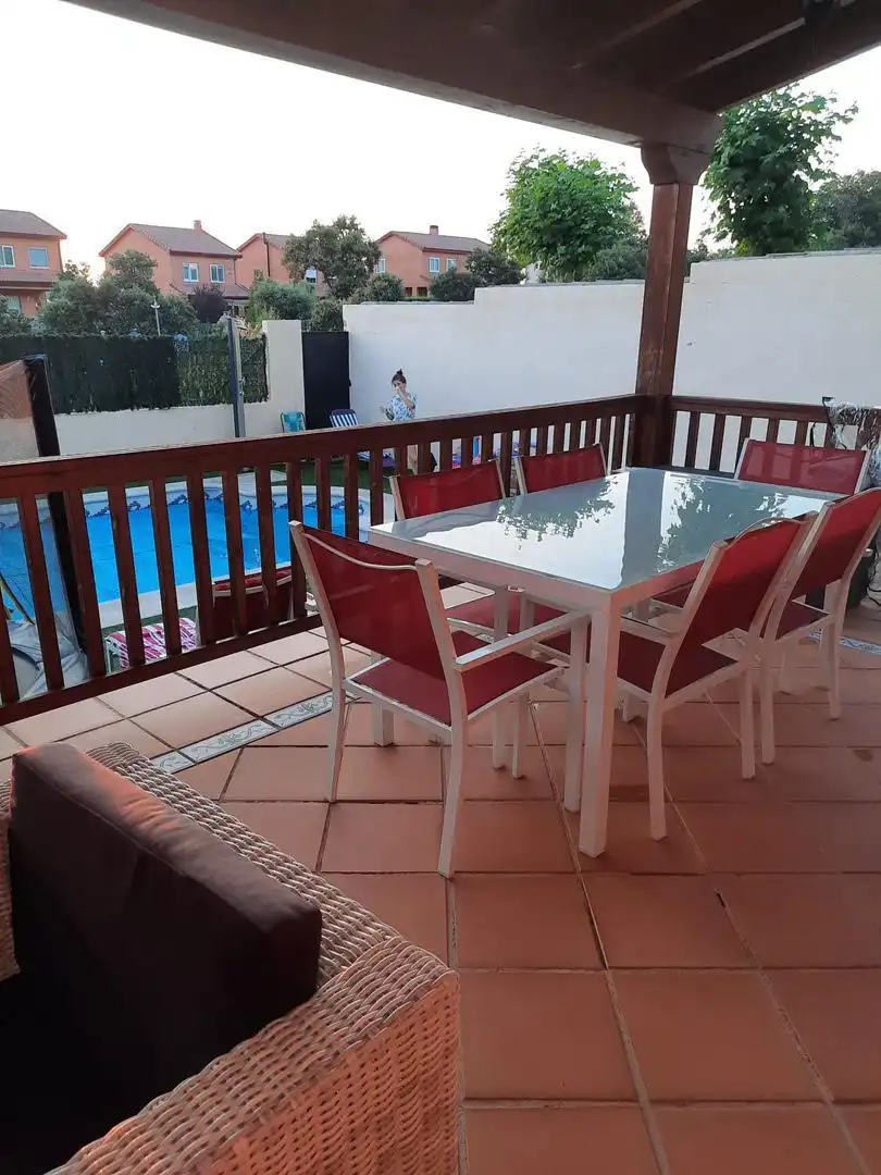 Casa o chalet en venta en Calle Paraguay, 1456, Los Ángeles de San Rafael Terraza de Casa o chalet en venta en El Espinar con Terraza y Piscina