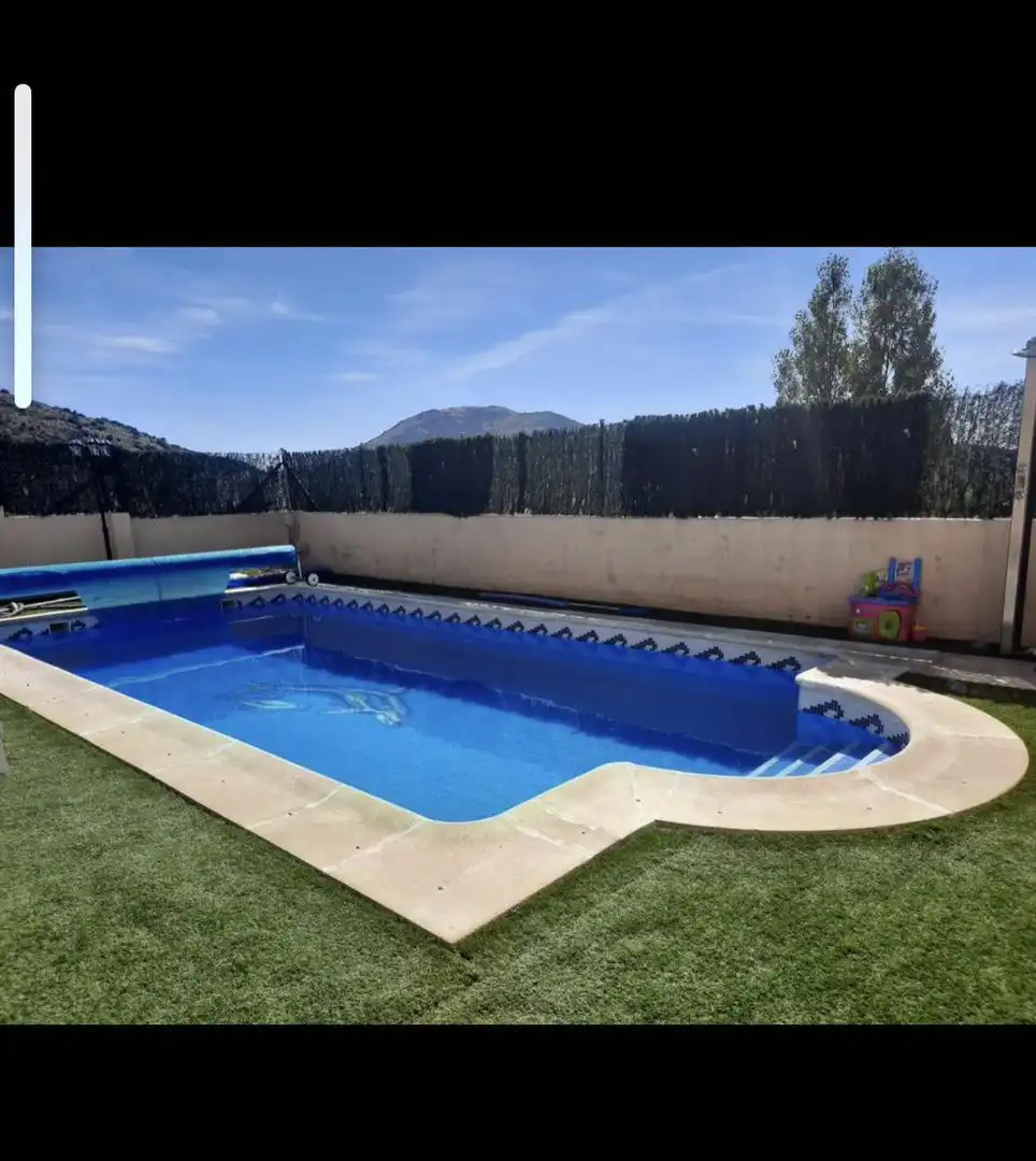 Casa o chalet en venta en Calle Paraguay, 1456, Los Ángeles de San Rafael Piscina de Casa o chalet en venta en El Espinar con Terraza y Piscina