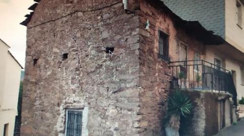 Foto 3 de Casa adosada en venta en Calle Olivo, 9, Torre del Bierzo, León