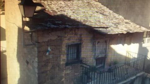 Foto 2 de Casa adosada en venta en Calle Olivo, 9, Torre del Bierzo, León
