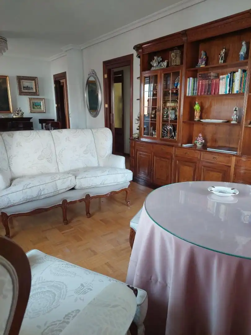 Flat for sale in Avenida Salamanca, 29, Vitigudino Living room of Flat for sale in Vitigudino with Air Conditioner, Heating and Parquet flooring