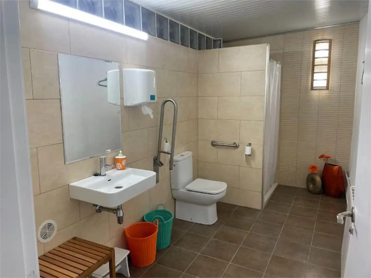 Commercial properties for sale in Carrer Nou, 71, Nord Bathroom of Commercial properties for sale in Vic with Heating and Furnished