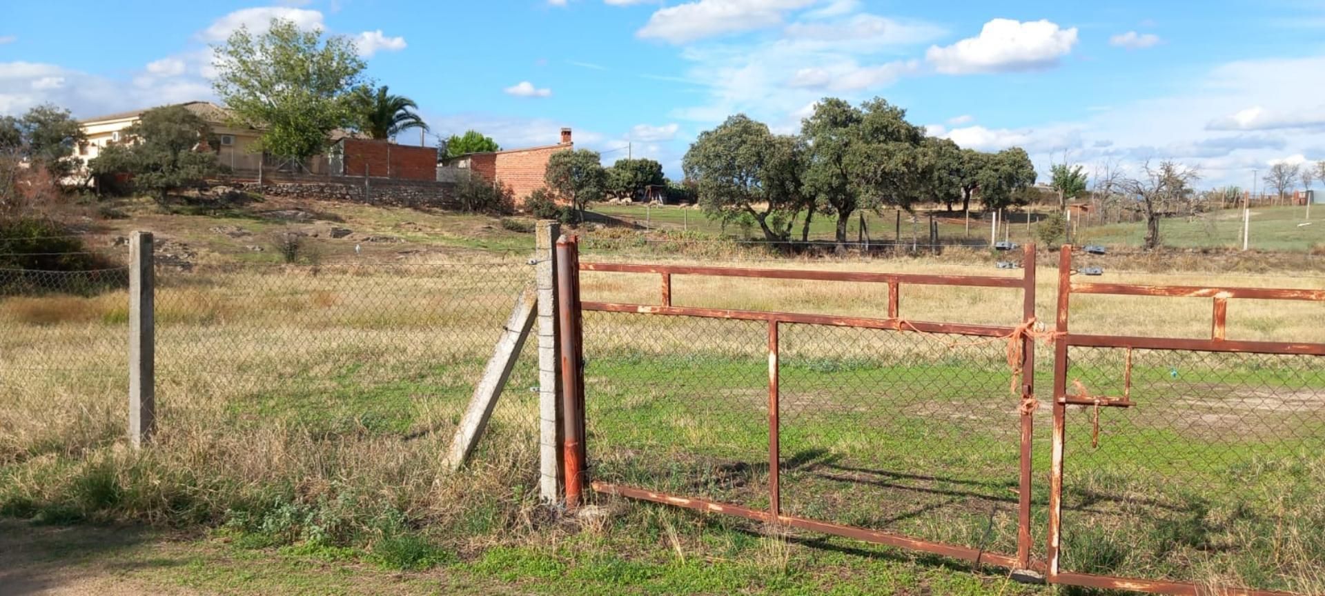 Land for sale in Velada
