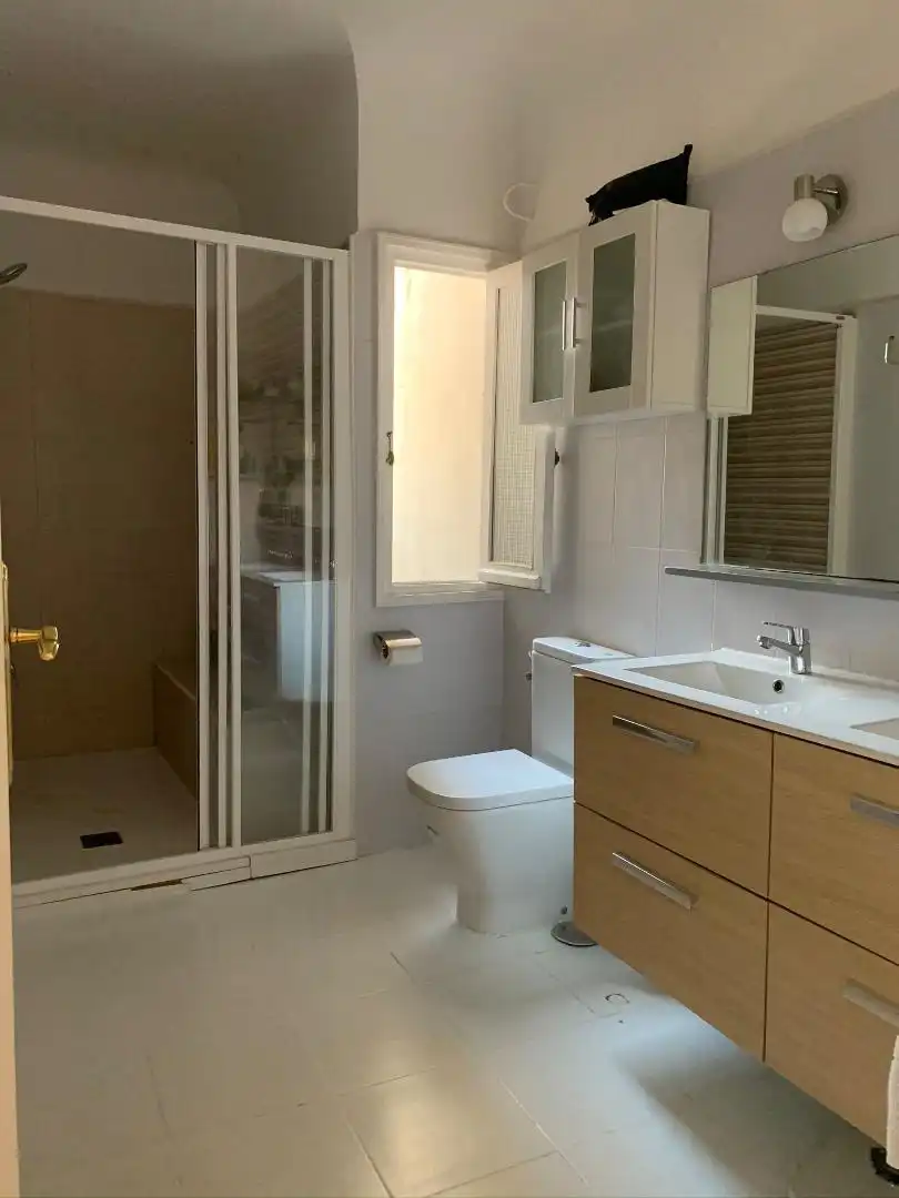 Habitació a Avinguda de Jijona, 26, Carolinas Bajas Bany de Àtic per a compartir en Alicante / Alacant amb Aire condicionat, Calefacció i Terrassa