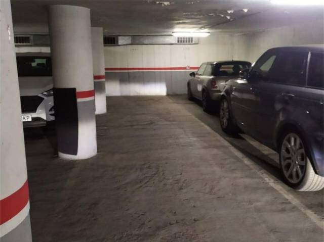 Garaje en Alquiler en Carrer de Violant d'Hongria Reina d'Aragó, 94 en Sants