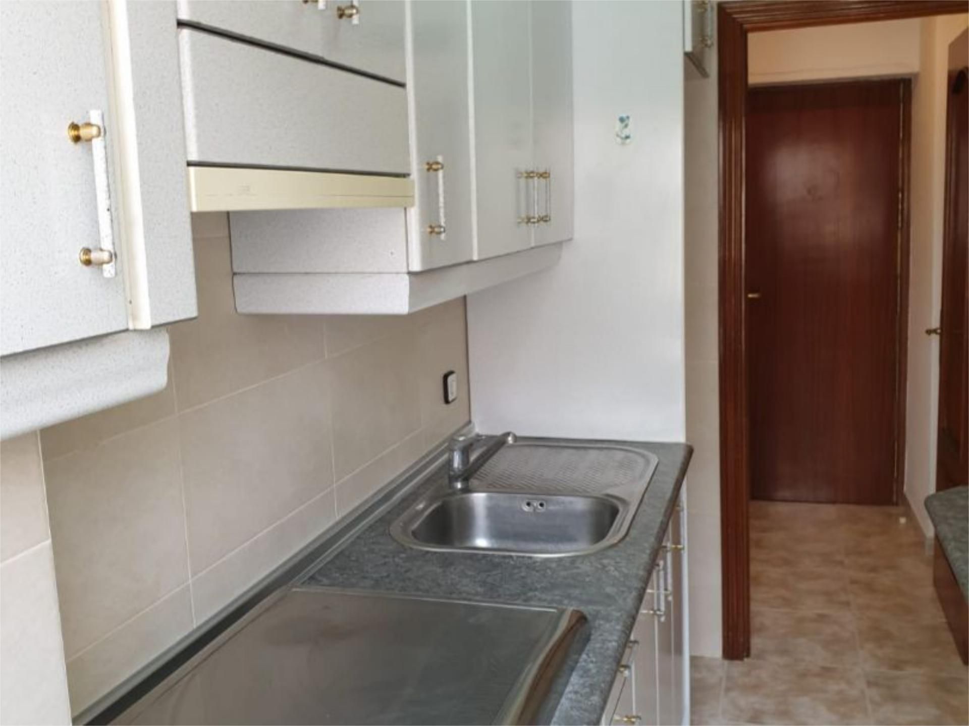 Kitchen of Flat for sale in  Madrid Capital  with Heating, Private garden and Storage room