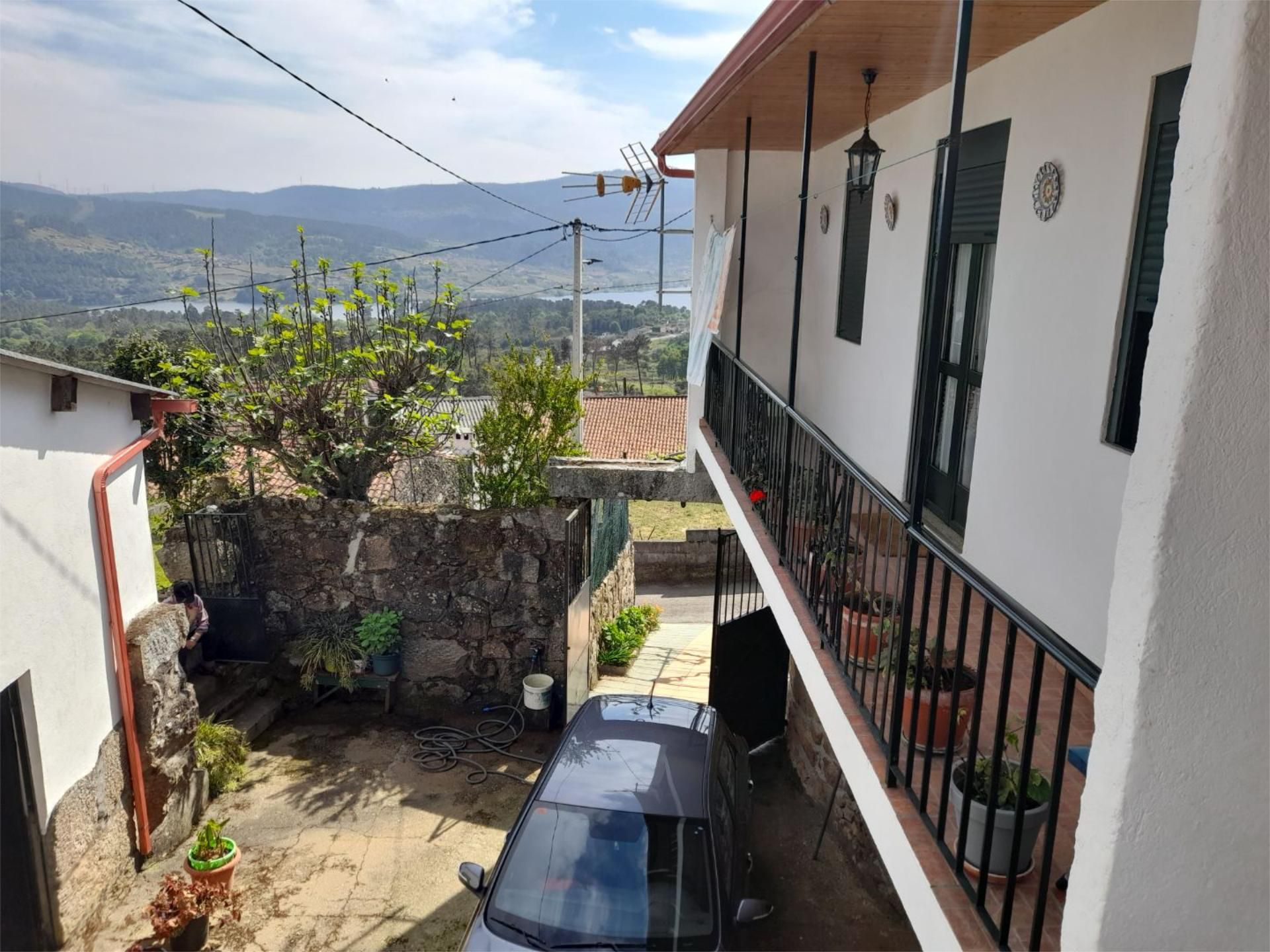 Exterior view of Single-family semi-detached for sale in Cenlle