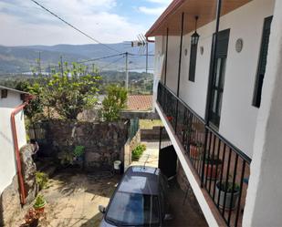 Vista exterior de Casa adosada en venda en Cenlle