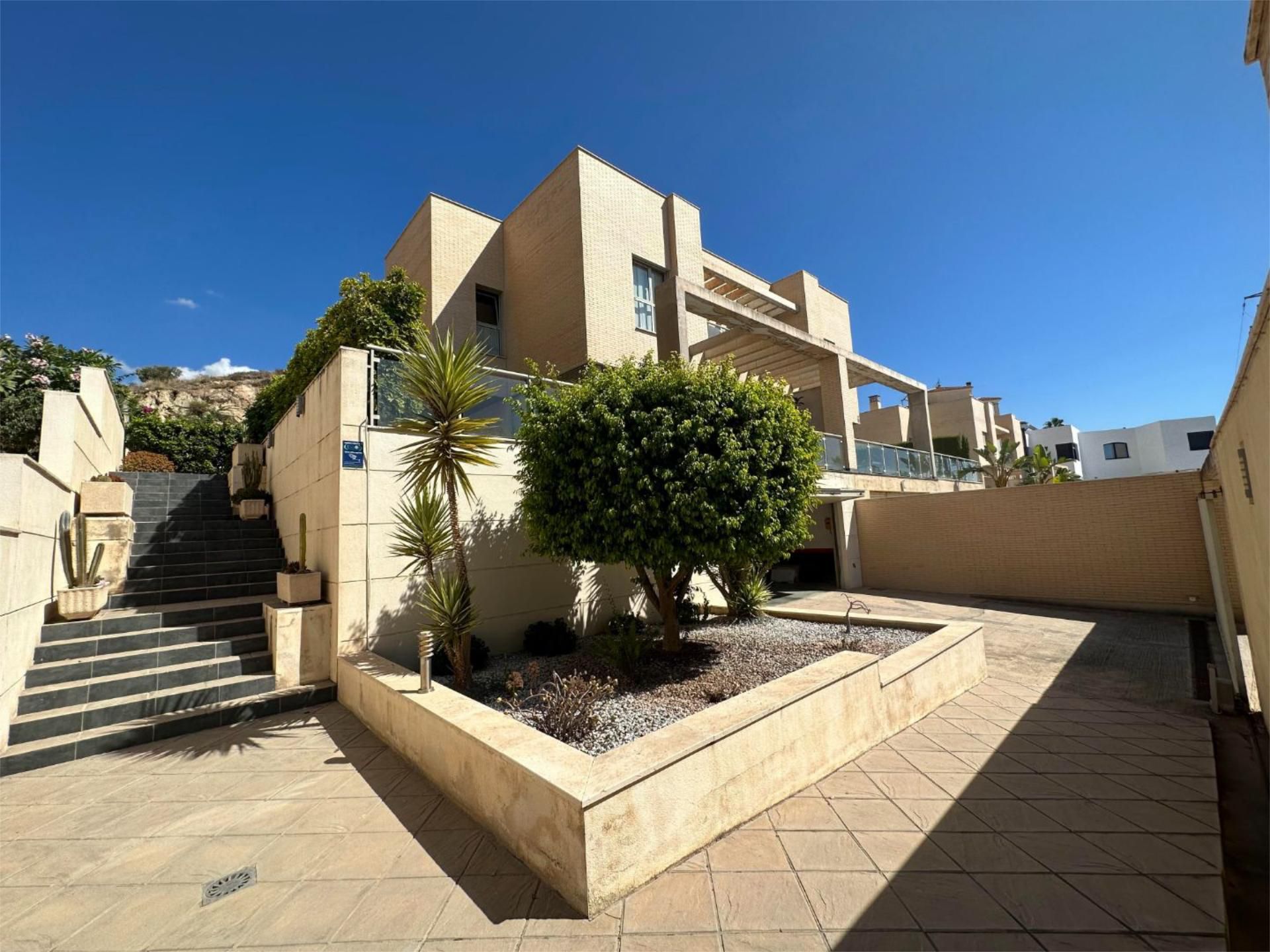 Exterior view of House or chalet for sale in Málaga Capital  with Air Conditioner, Heating and Private garden