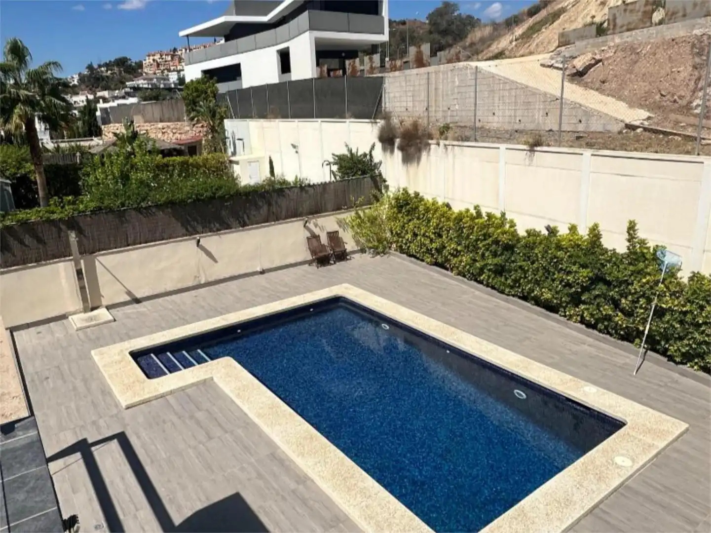 Houses for sale in Calle Orégano, 12, Cerrado de Calderón - Hacienda Paredes Swimming pool of Houses for sale in Málaga with Air Conditioner, Heating and Private garden
