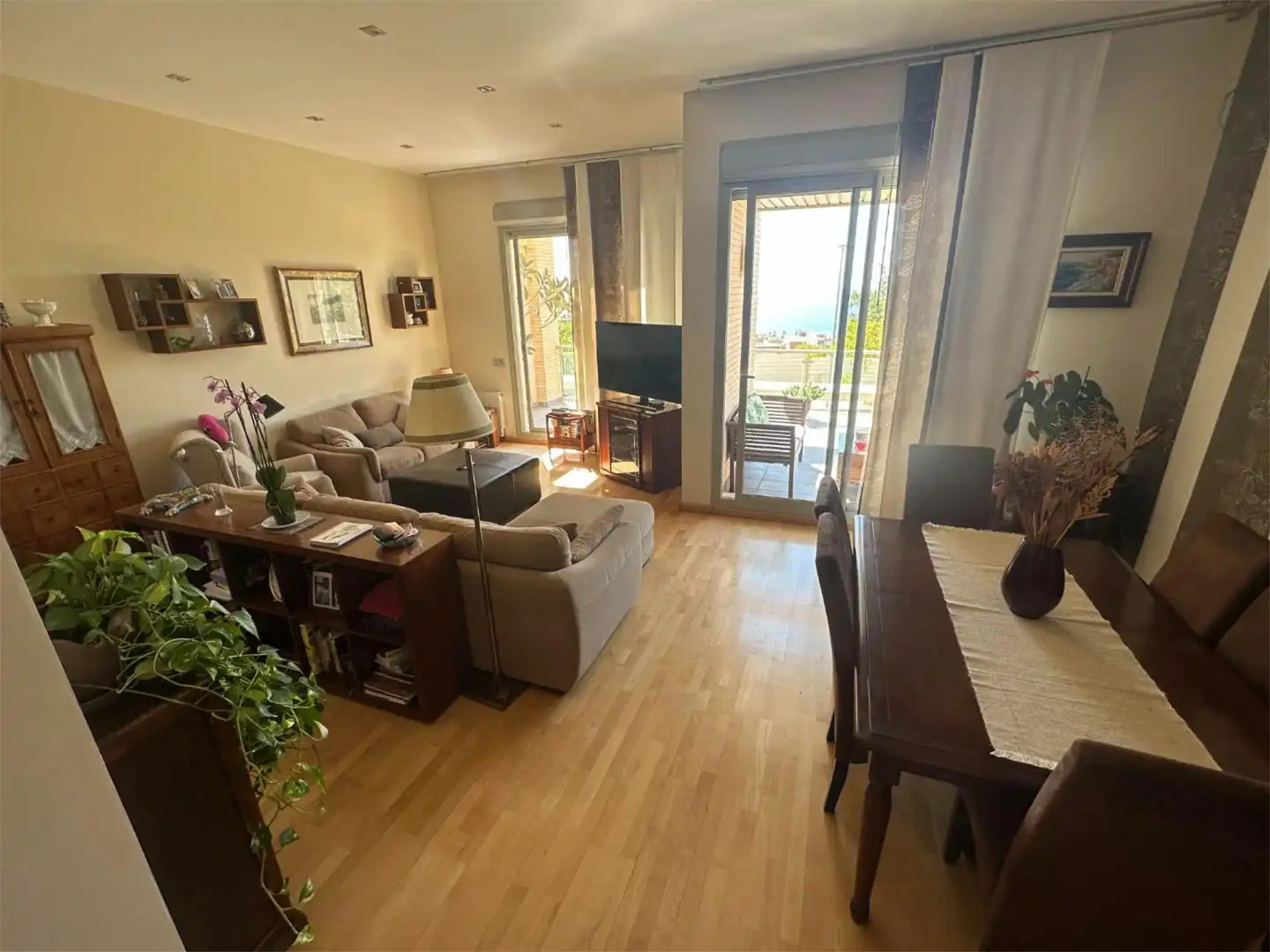Houses for sale in Calle Orégano, 12, Cerrado de Calderón - Hacienda Paredes Living room of Houses for sale in Málaga with Air Conditioner, Heating and Private garden