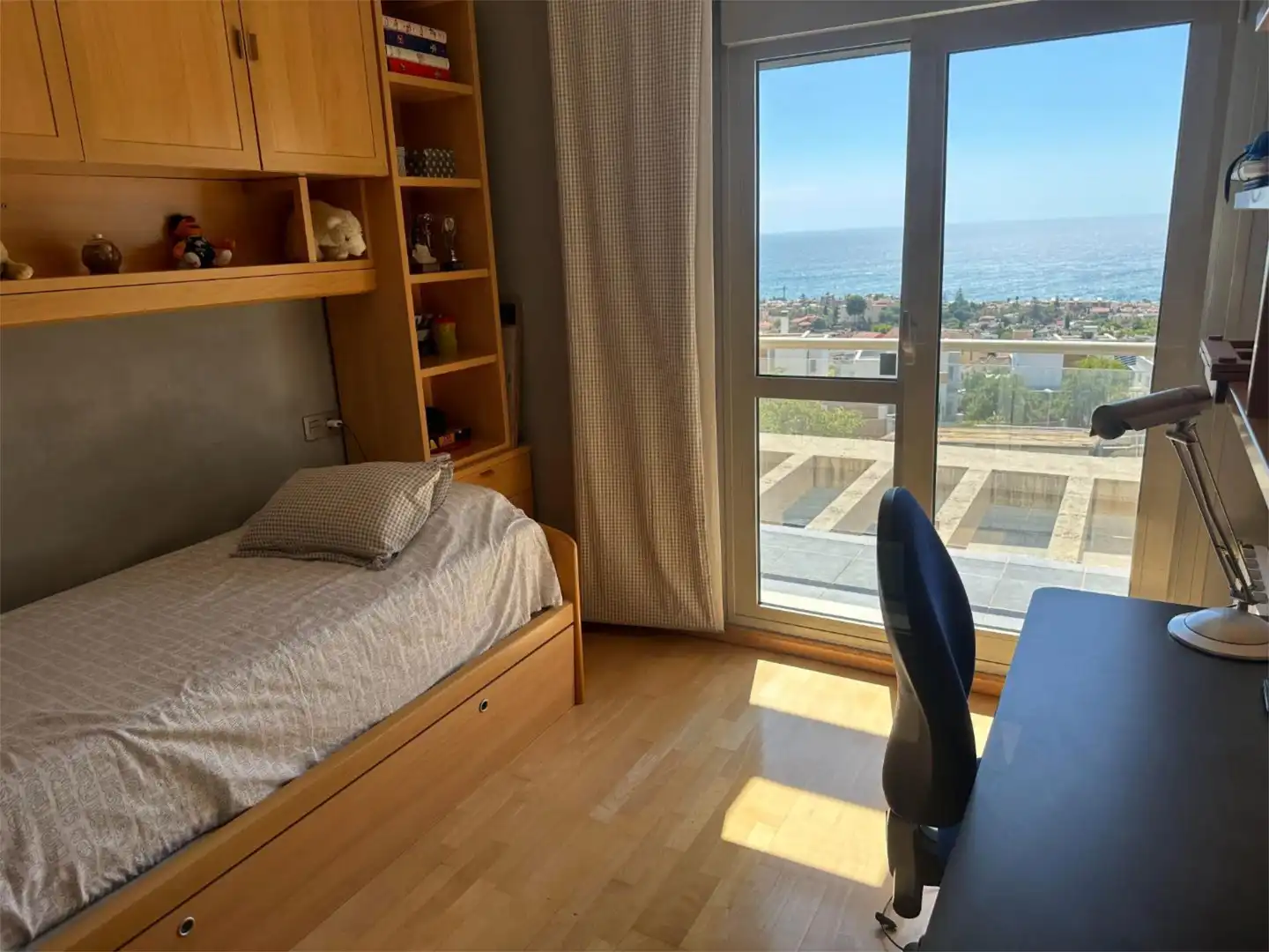 Houses for sale in Calle Orégano, 12, Cerrado de Calderón - Hacienda Paredes Bedroom of Houses for sale in Málaga with Air Conditioner, Heating and Private garden
