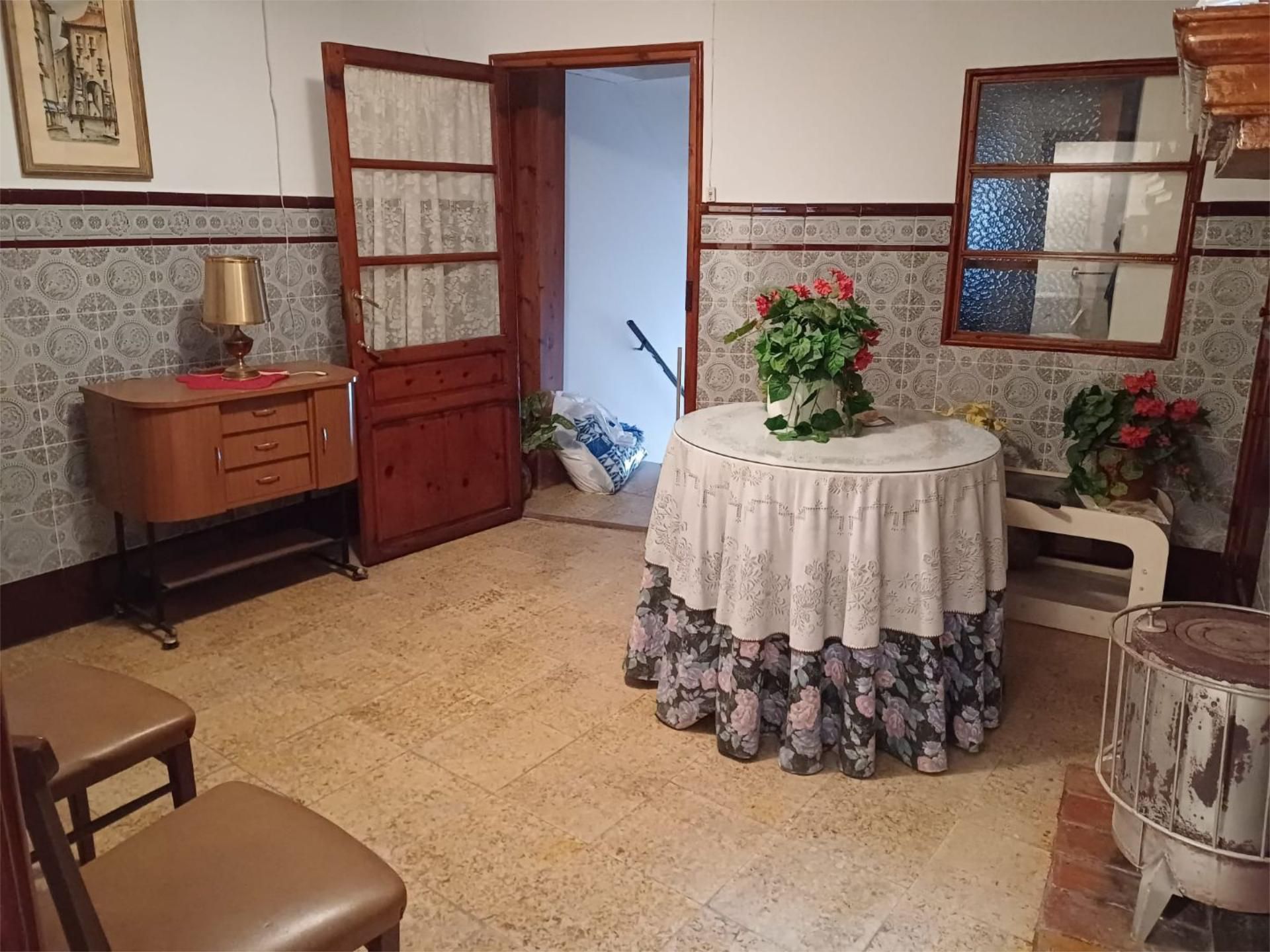 Menjador de Casa adosada en venda en Mira amb Terrassa, Moblat i Balcó