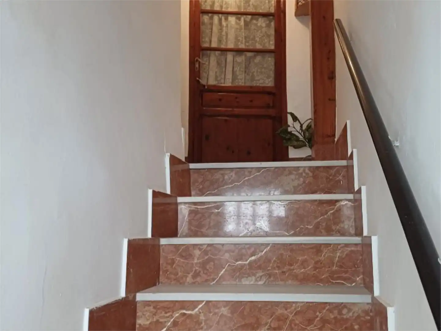Einfamilien-Reihenhaus zum Verkauf in Mira mit Terrasse, Möbliert und Balkon