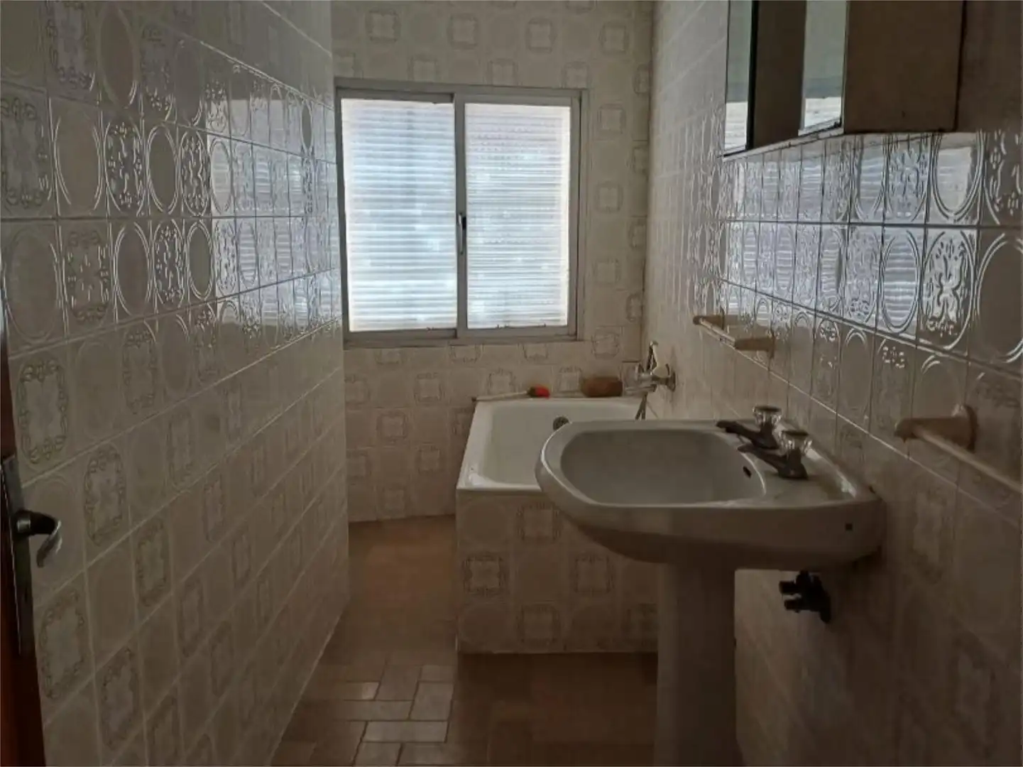 Badezimmer von Einfamilien-Reihenhaus zum Verkauf in Mira mit Terrasse, Möbliert und Balkon