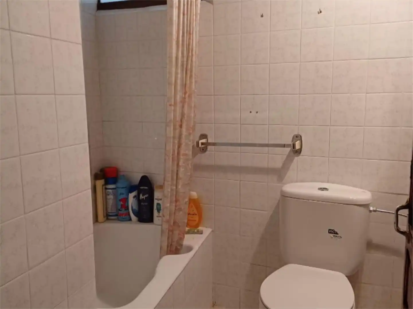 Badezimmer von Einfamilien-Reihenhaus zum Verkauf in Mira mit Terrasse, Möbliert und Balkon
