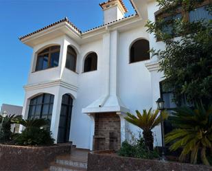 Vista exterior de Casa o xalet en venda en Santa Brígida amb Aire condicionat, Terrassa i Balcó