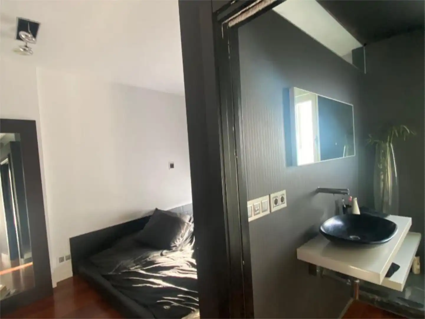 Bedroom of Flat for sale in Burgos  with Private garden, Parquet flooring and Terrace