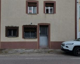 Außenansicht von Einfamilien-Reihenhaus zum verkauf in Espinosa de Cerrato mit Balkon