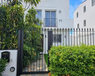 Exterior view of Single-family semi-detached to share in Marbella