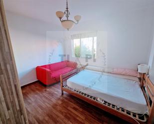 Bedroom of Flat for sale in  Sevilla Capital  with Air Conditioner, Terrace and Balcony