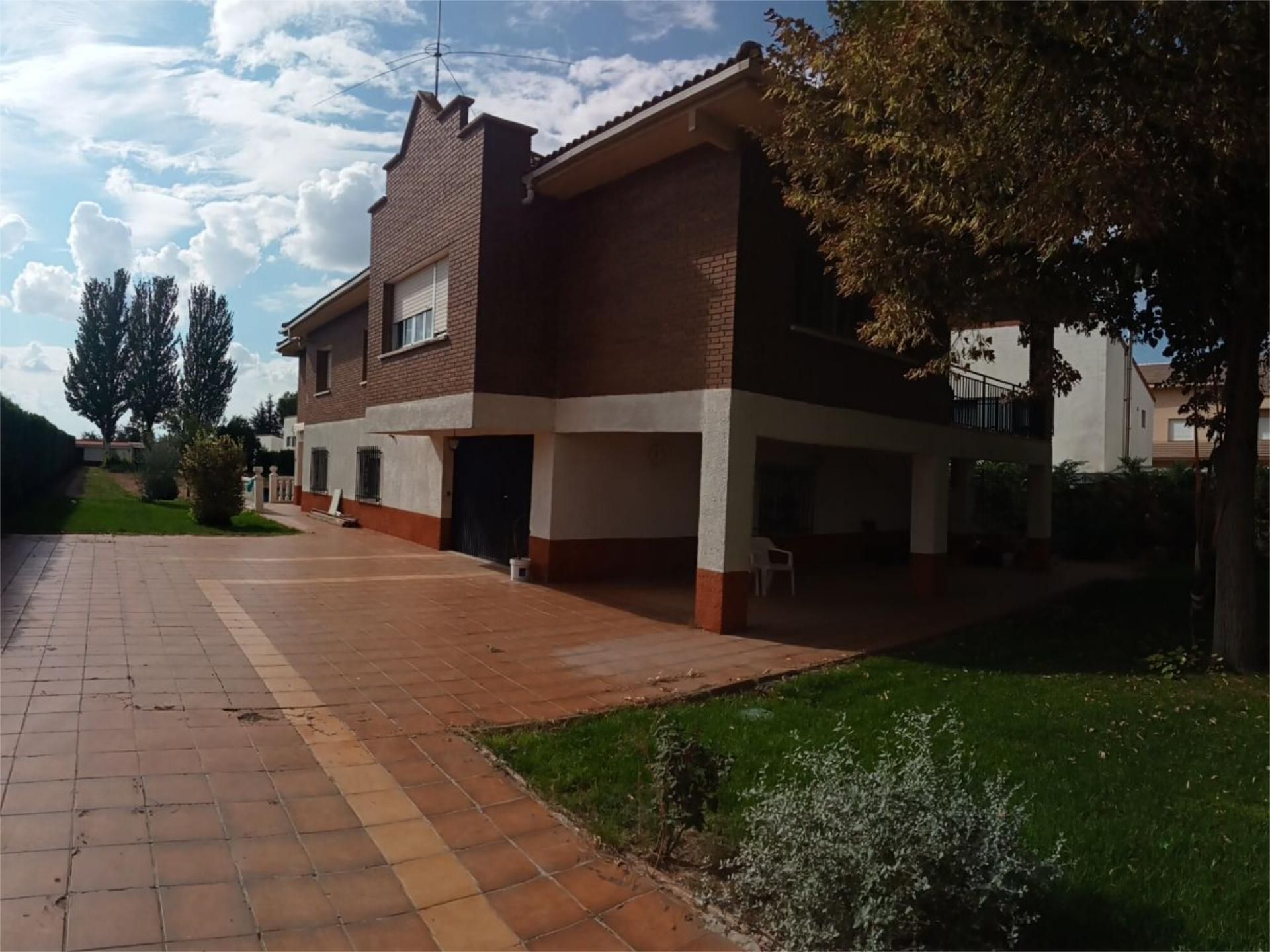 Exterior view of House or chalet for sale in Heras de Ayuso  with Heating, Private garden and Terrace