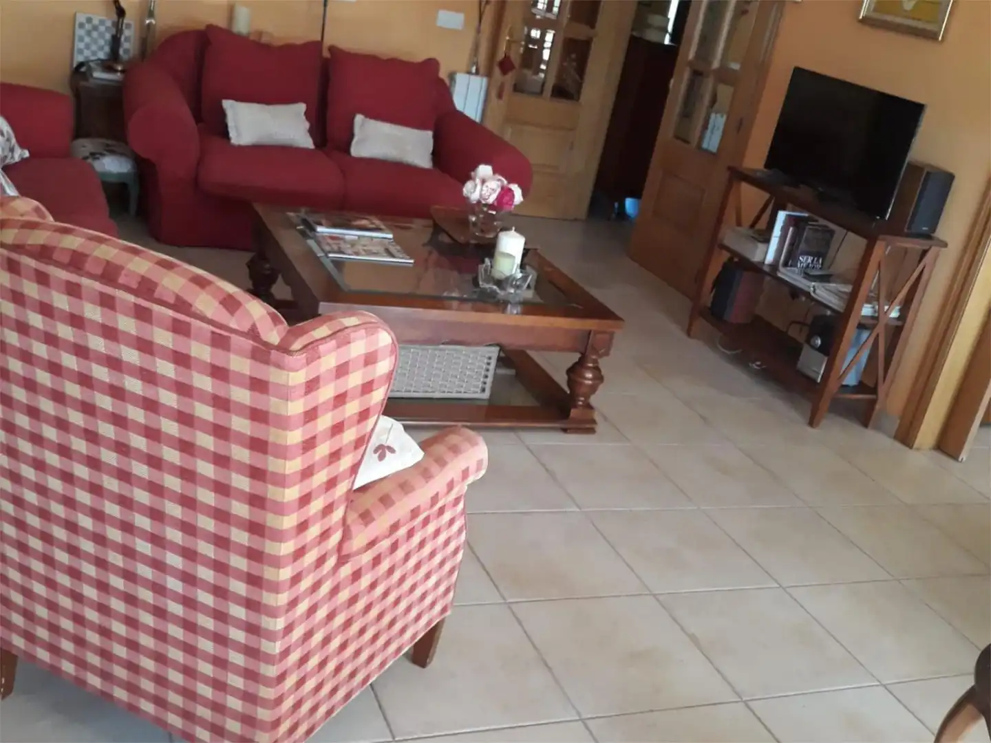 Sala de estar de Casa o chalet en venta en Villafranca del Bierzo con Calefacción, Jardín privado y Parquet