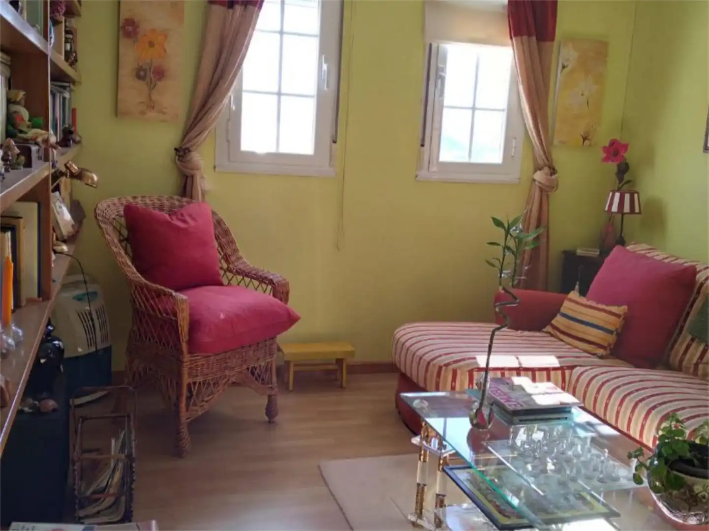 Sala de estar de Casa o chalet en venta en Villafranca del Bierzo con Calefacción, Jardín privado y Parquet