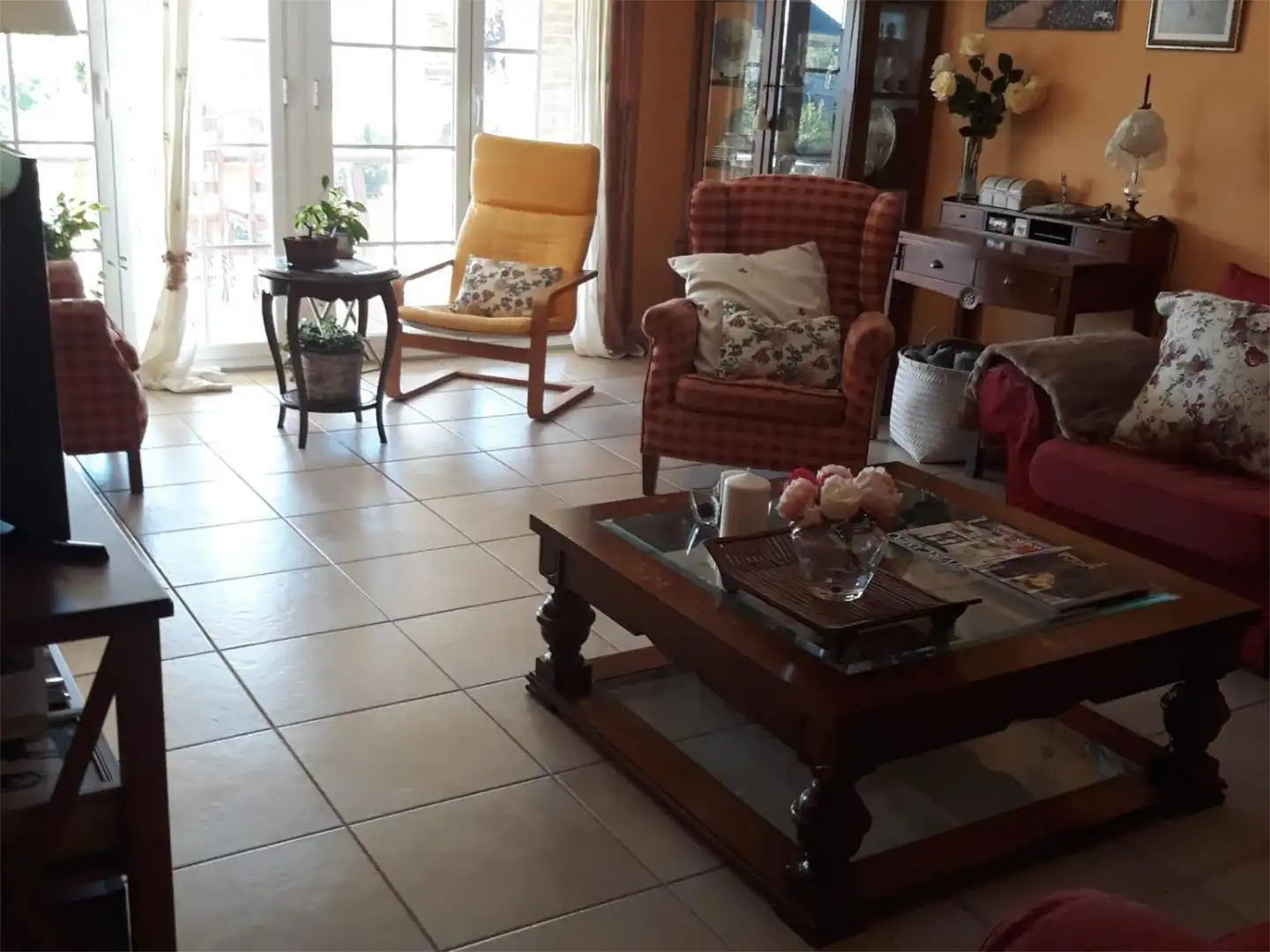 Sala de estar de Casa o chalet en venta en Villafranca del Bierzo con Calefacción, Jardín privado y Parquet