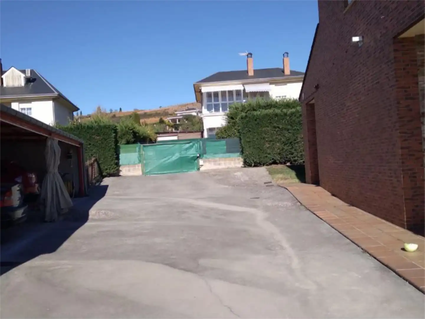 Parking de Casa o chalet en venta en Villafranca del Bierzo con Calefacción, Jardín privado y Parquet