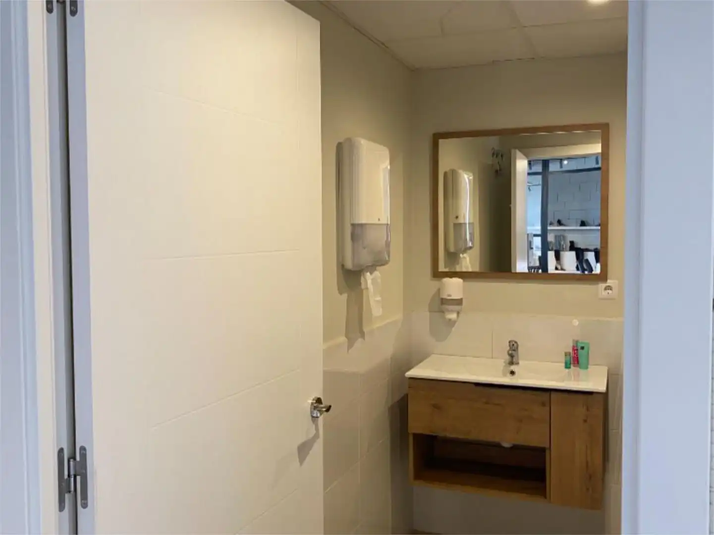 Planta baja de alquiler en Calle José Luis Pérez Torregrosa, El Travaló - Martínez Valero Baño de Planta baja de alquiler en Elche / Elx con Aire acondicionado, Calefacción y Terraza
