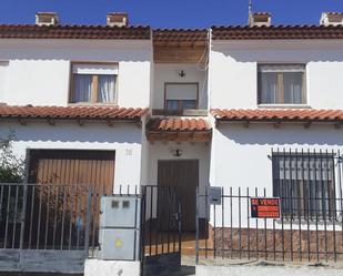 Vista exterior de Casa adosada en venda en Osa de la Vega amb Terrassa i Balcó