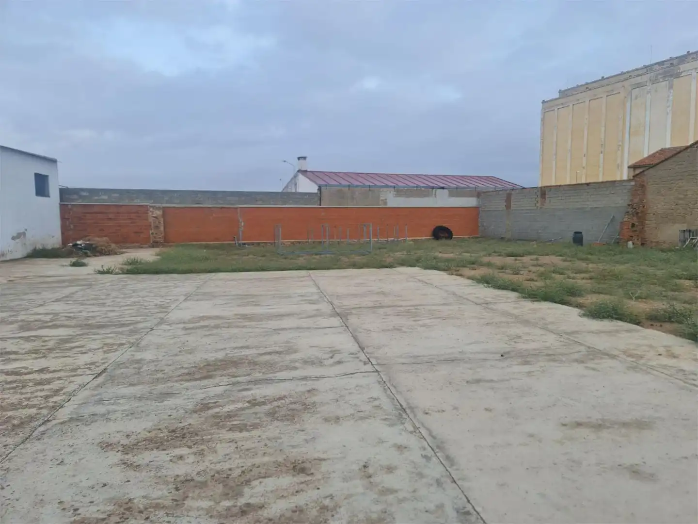 Industrial buildings for rent in Camino Villagonzalo, 1, Guareña
