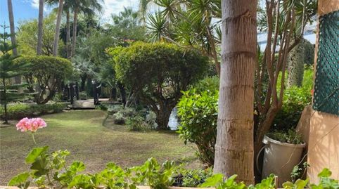 Foto 2 de Piso en venta en Urbanización Dos Hermanas II, 13, Paraiso - Barronal, Estepona