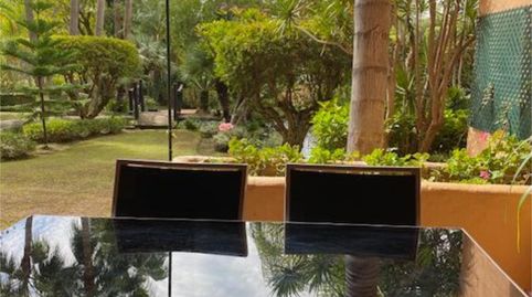 Foto 3 de Piso en venta en Urbanización Dos Hermanas II, 13, Paraiso - Barronal, Estepona