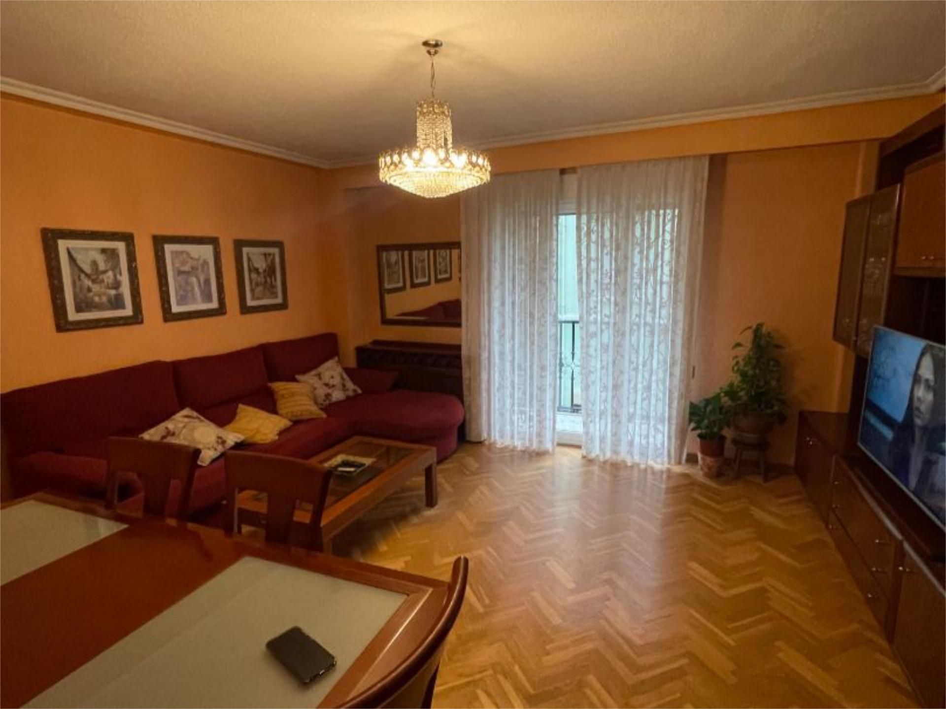 Living room of Flat for sale in Salamanca Capital  with Terrace and Balcony
