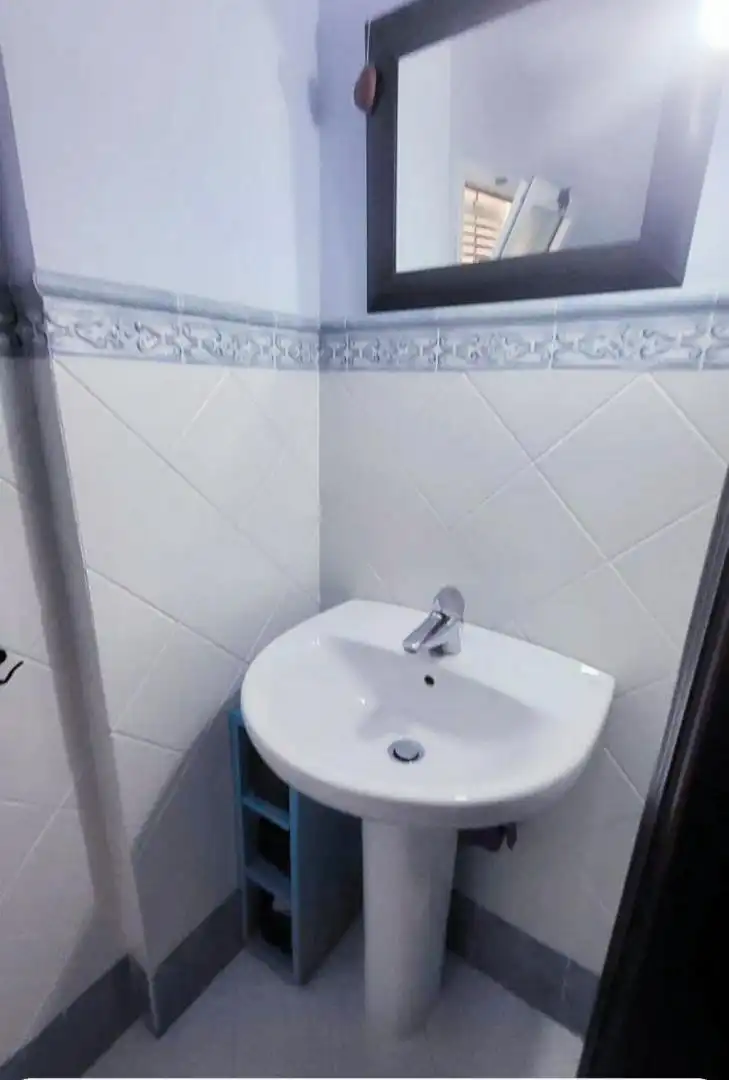 Bany de Casa adosada en venda en Écija amb Aire condicionat, Terrassa i Traster