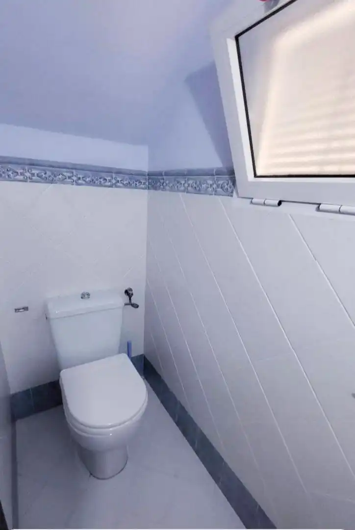 Bany de Casa adosada en venda en Écija amb Aire condicionat, Terrassa i Traster