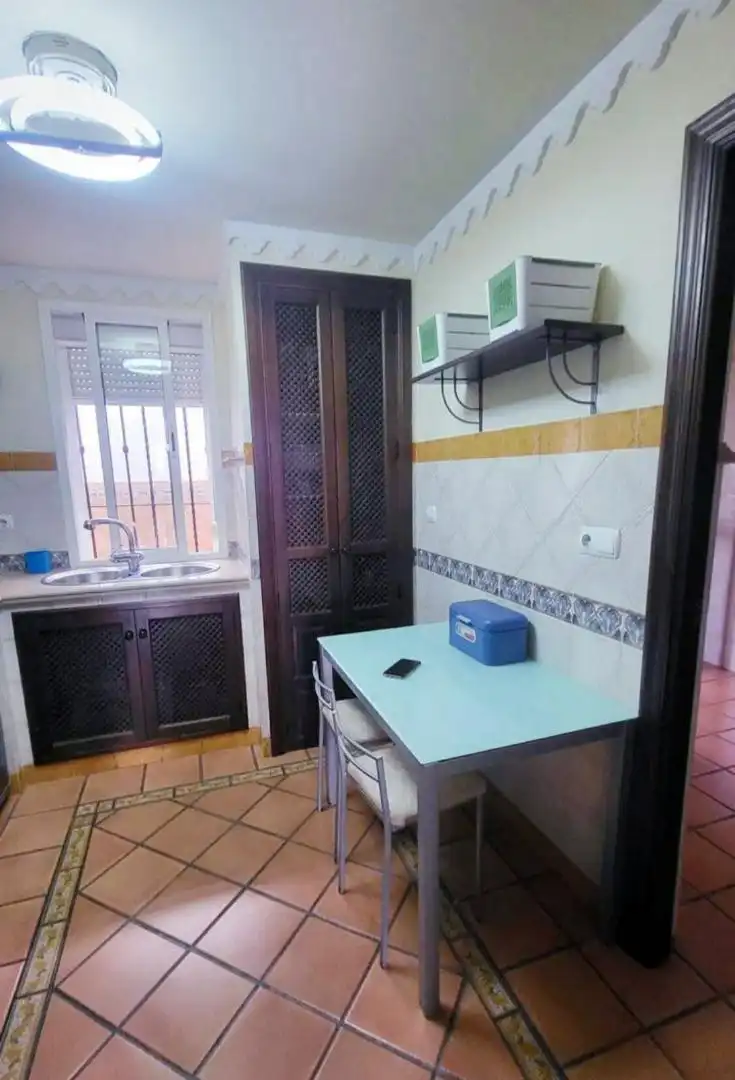 Cuina de Casa adosada en venda en Écija amb Aire condicionat, Terrassa i Traster