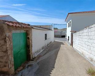 Exterior view of House or chalet for sale in Trasierra