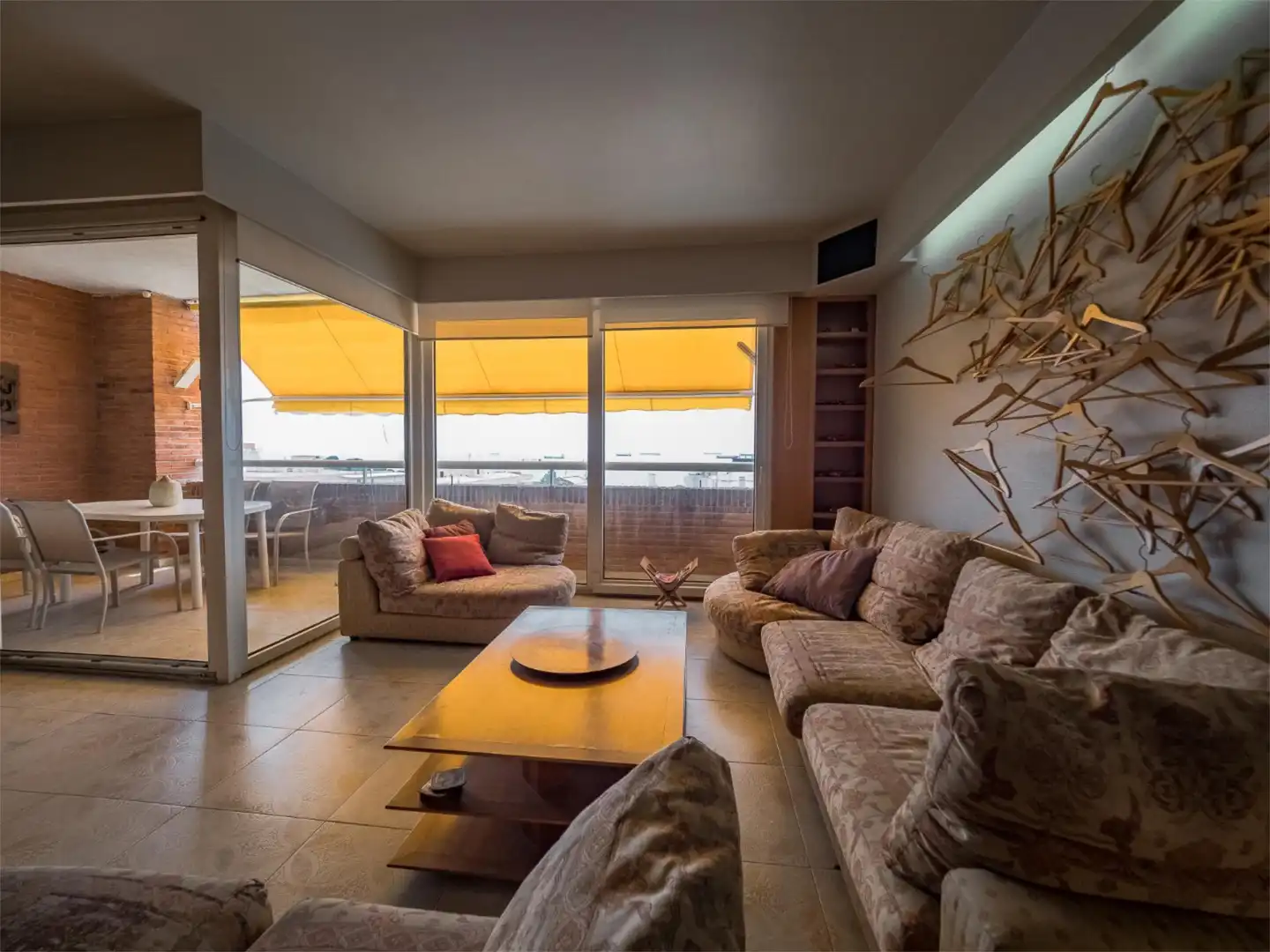 Einfamilien-Reihenhaus zum Verkauf in Via Augusta, 75, Llevant Wohnzimmer von Einfamilien-Reihenhaus zum Verkauf in Tarragona mit Klimaanlage, Heizung und Terrasse