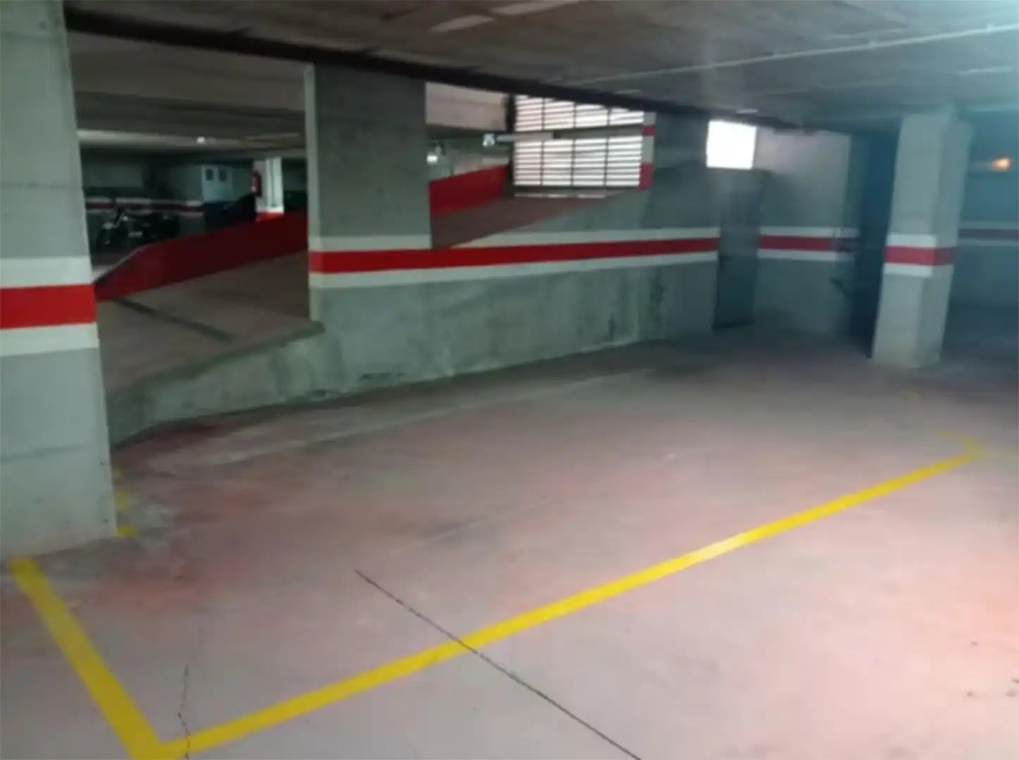 Parkplatz von Garage zum Verkauf in Melide