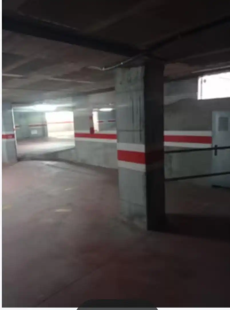 Parkplatz von Garage zum Verkauf in Melide