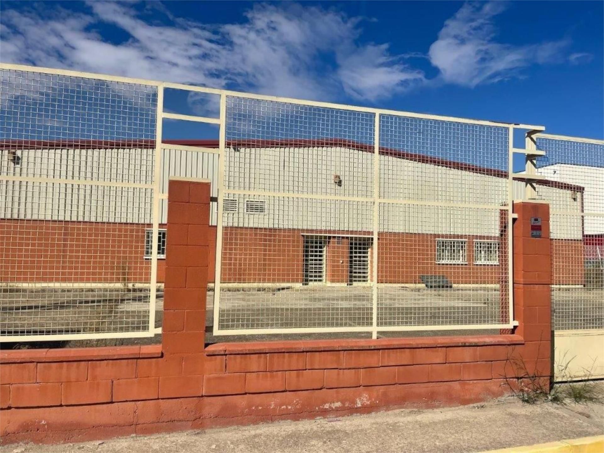 Vista exterior de Nau industrial en venda en Épila amb Aire condicionat i Calefacció