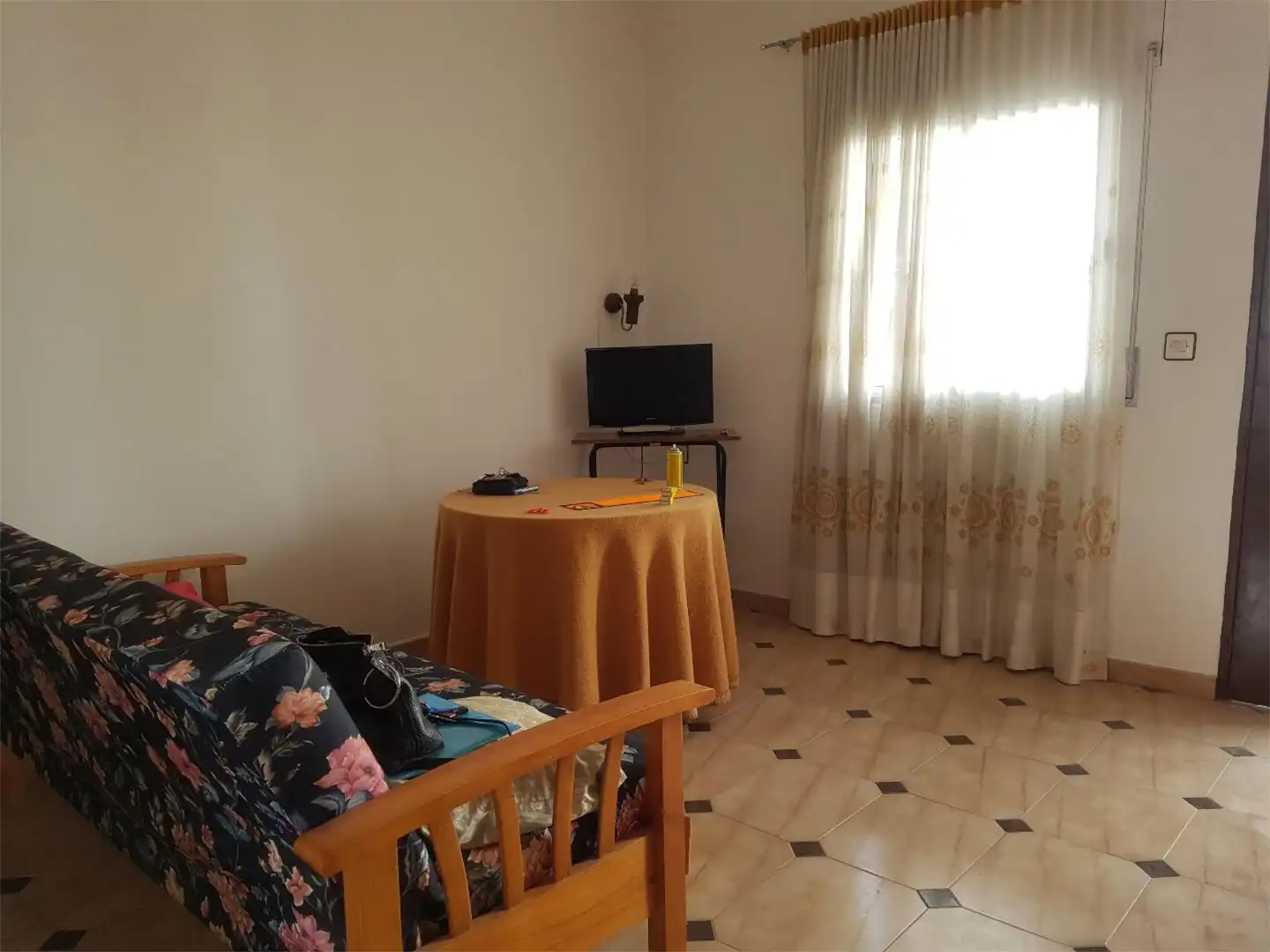 Piso en venta en Calle Díaz Crespo, 76, Algodonales Habitación de Piso en venta en Algodonales con Amueblado