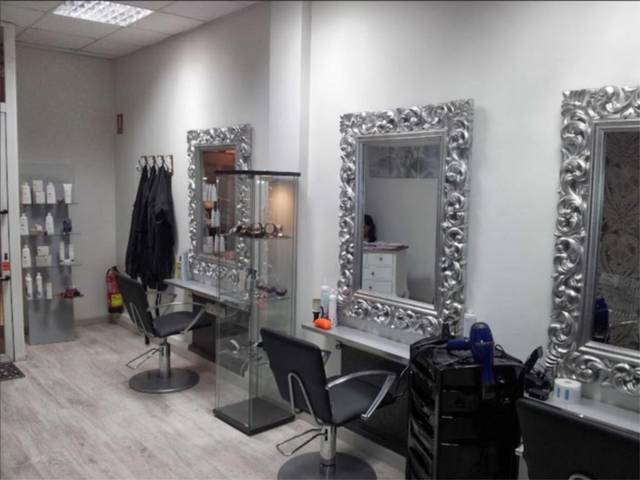 Local comercial en Alquiler en Avenida de América, 62 en Barrio Torrero