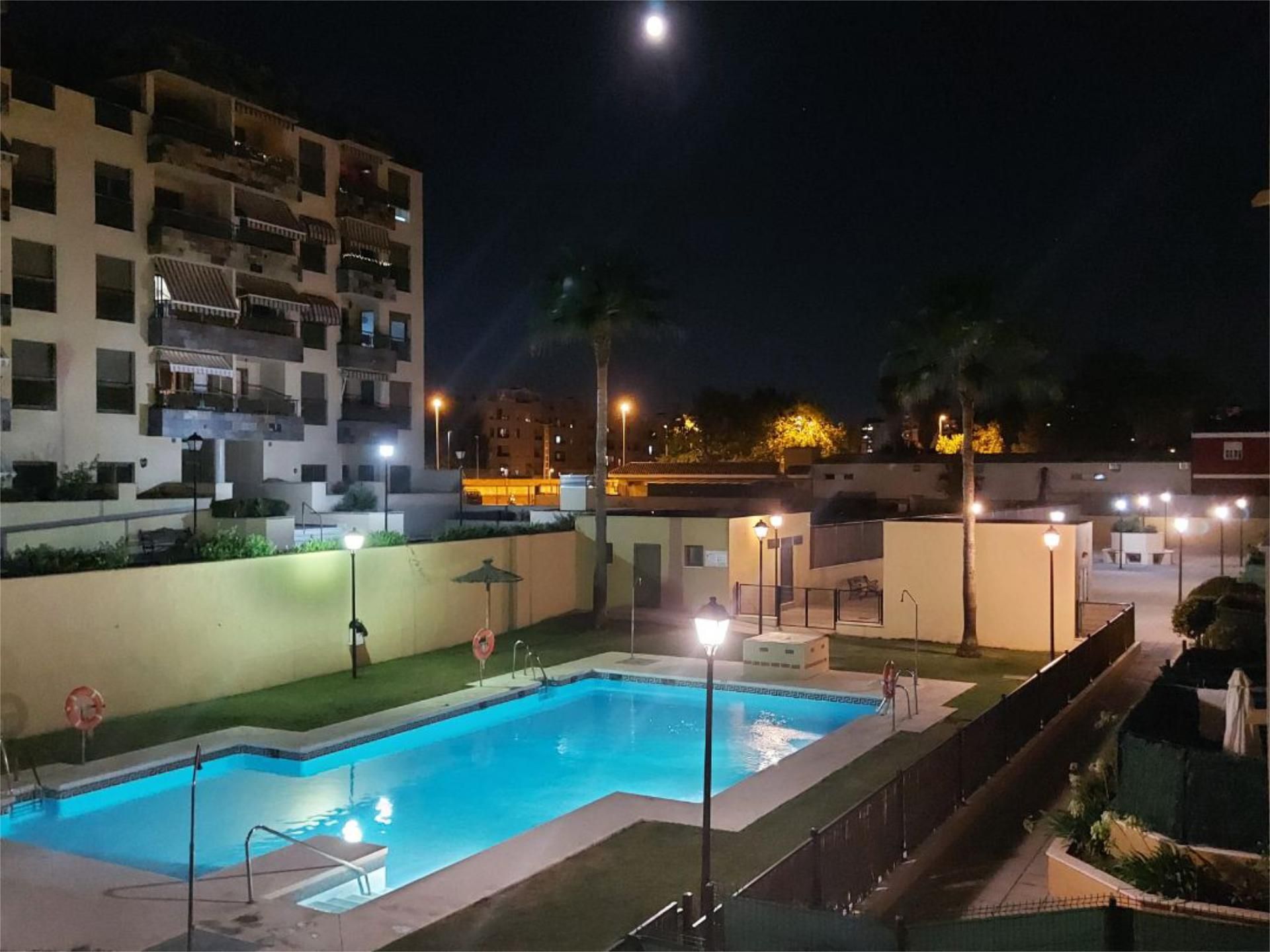 Piscina de Pis en venda en Algeciras amb Aire condicionat, Jardí privat i Terrassa